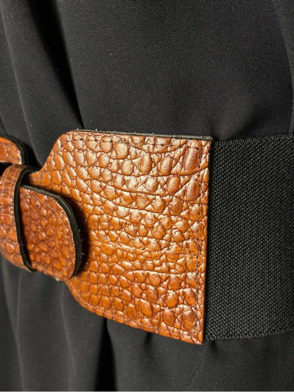 Womens Belt OS Stretch Textured Cognac Brown-Black Croc-Embossed Faux Leather